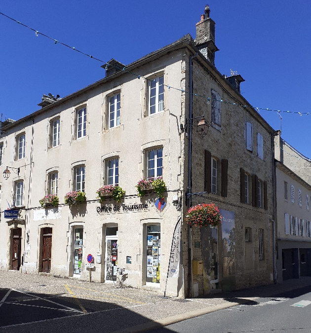 Office de Tourisme Des Causses à l'Aubrac - Bureau de Laissac  France Occitanie Aveyron Laissac-Sévérac l'Église 12310