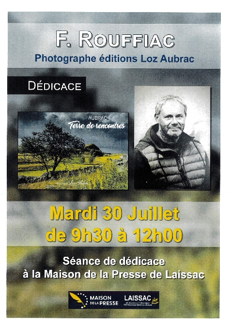Séance de dédicace avec Francis Rouffiac photographe éditions Loz Aubrac à Laissac