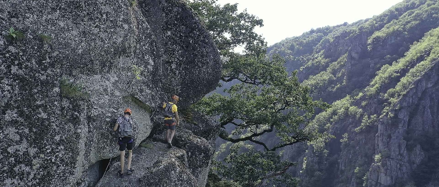 Bureau des moniteurs d'Argence en Aubrac- Via Ferrata